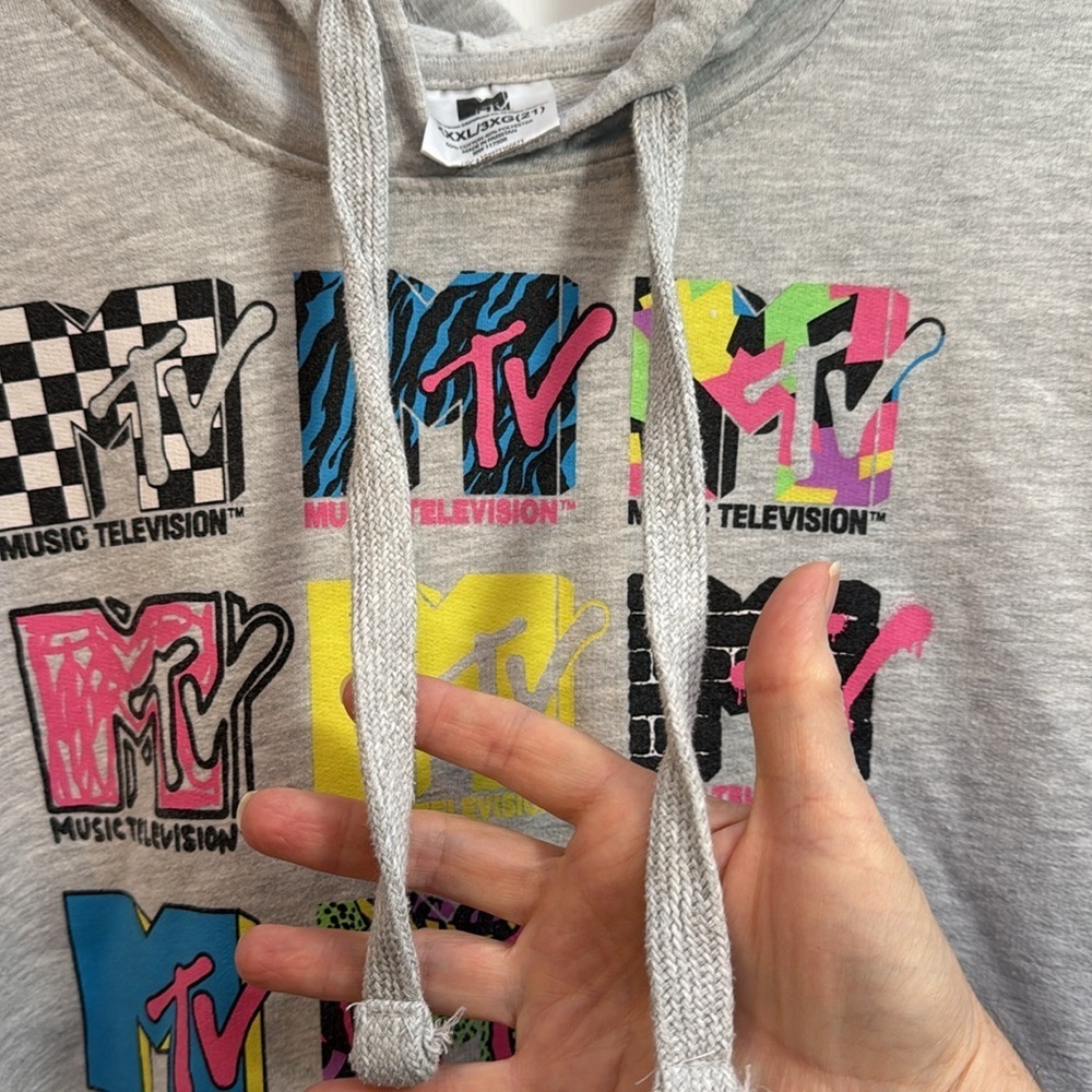 MTV Vintage Graphic Gray Sweatshirt - Picture 7 of 8